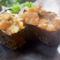 แซลมอนสไปซีซูชิ