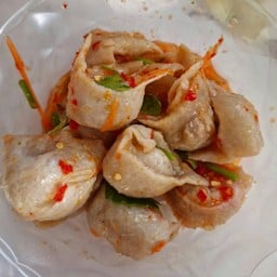 ยำหอยนางรมทรงเครื่อง ตรงข้ามร้านมารวย