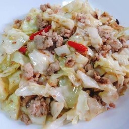 ผัดกะหล่ำปลี กับข้าว