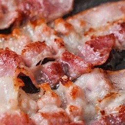 เบคอนกรอบ