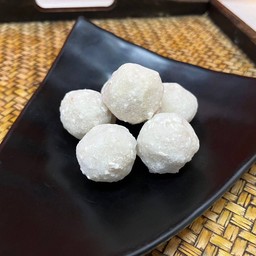 ลูกชิ้นปลาหมึก