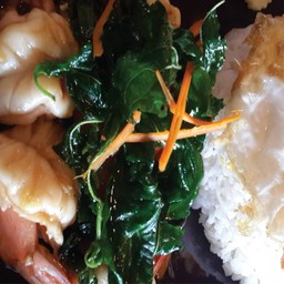 ข้าวกะเพราเนื้อ,กุ้ง (ไข่ดาว)