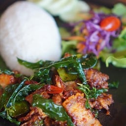 หมูกรอบเจ้าเหน่ง