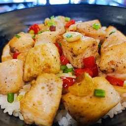 ข้าวไก่เต๋าคั่วพริกเกลือ