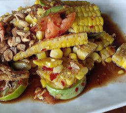 ตำข้าวโพดปลาร้า+ปลากรอบ