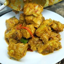 แกงเผ็ดกระดูกหมู (แกงใต้)