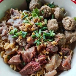 ก๋วยเตี๋ยวหลอกลวง