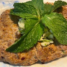 ก้อยหมูปิ้ง