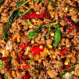 กะเพราเขย่าพุง by ลุงพุงโต