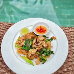เส้นใหญ่ผัดซีอิ๊ว
