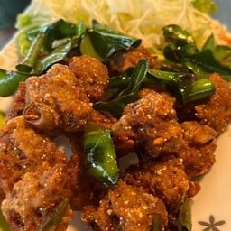 ลาบหมูทอด