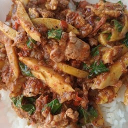 ข้าวผัดขี้เมาหมูหน่อไม้