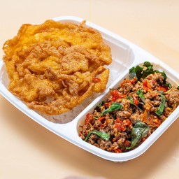 กะเพราโคขุน + ไข่เจียว