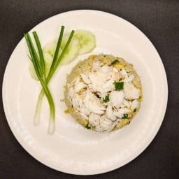 ข้าวผัดปู แม่น้องฮอลล์