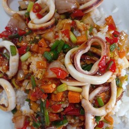 คั่วพริกเกลือทะเล ราดข้าว