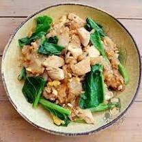 ผัดซีอิ๊วไก่