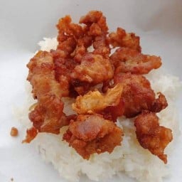 บ้านไข่เจียว หน้า สนามกีฬากลาง จ.ร้อยเอ็ด