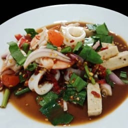 ร้านข้าวกะเพราไข่ข้นคุณแม่ วัดศรีวารีน้อย (ลาดกระบัง54)