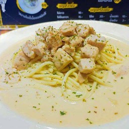 สปาเกตตี้อกไก่ครีมชีสยัตสึ