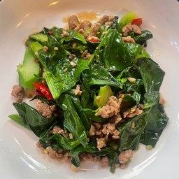 คะน้าหมูสับ