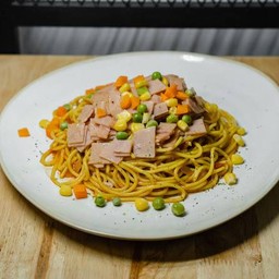 สปาเก็ตตี้แฮมไก่