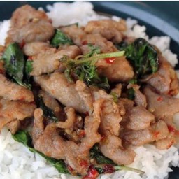 กระเพราหมูชิ้น