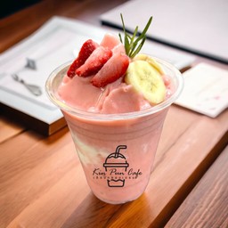 สตรอว์เบอร์รี่ กล้วยหอม โยเกิร์ตสมูทตี้