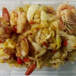 ข้าวราดผัดกะหล่ำทะเล(เลือกเครื่องเอง)