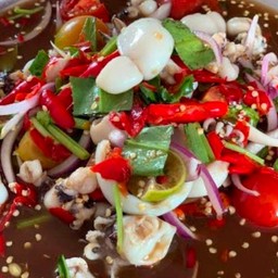 ยำปลาหมึก