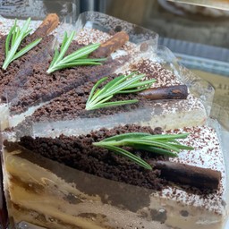 TIRAMISU CAKE