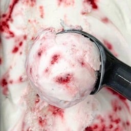 ราสเบอร์รีโยเกิร์ต