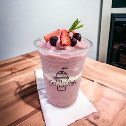 สตรอว์เบอร์รี่ บลูเบอร์รี่ โยเกิร์ตสมูทตี้