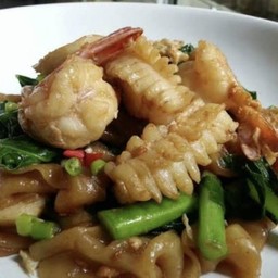 ผัดซีอิ๊วเส้นใหญ่ ทะเล