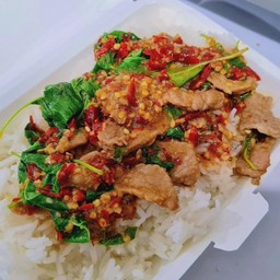 กะเพราหมูชิ้น