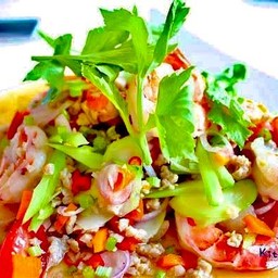 ยำคะน้ากุ้งสด
