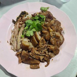 ข้าวขาหมูเนื้อหนังคากิพิเศษ