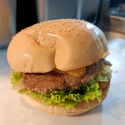 เบอร์เกอร์หมูพริกไทยดำ