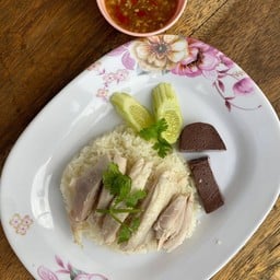 เฮียรอดข้าวมันไก่ตอน(น้ำซุปต้มยำ)