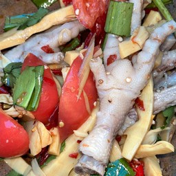 ตำหน่อไม้ตีนไก่