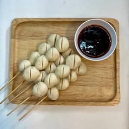 ลูกชิ้นหมูปิ้ง 5 ไม้