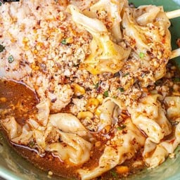 เกี้ยวหมูต้มยำ