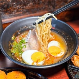 ต้มยำราเมง ซุปเผ็ดสไตล์ไทย