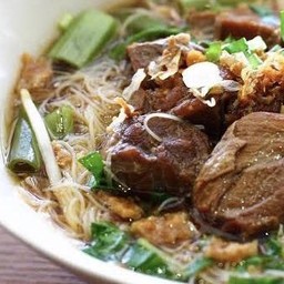 ก๋วยเตี๋ยวหมูตุ๋น