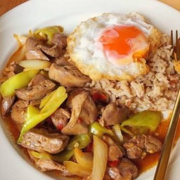 เครื่องในไก่ผัดพริกหยวก ไข่ดาว