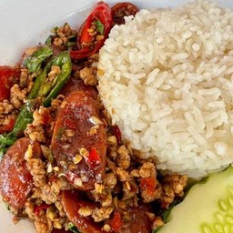 ผัดกะเพรากุนเชียงหมู+หมูสับราดข้าว