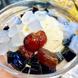 เฉาก๊วย นมสด ทรงเครื่อง