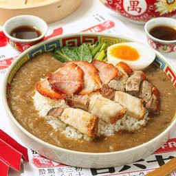 ข้าวเฉโป (เป็ด หมูแดง หมูกรอบ กุนเชียง ไข่ครึ่งฟอง)