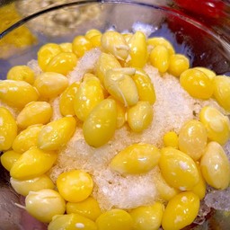 แปะก๊วยนมสด