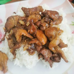 ข้าวกระเทียม