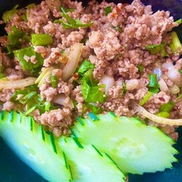 ข้าวลาบไก่